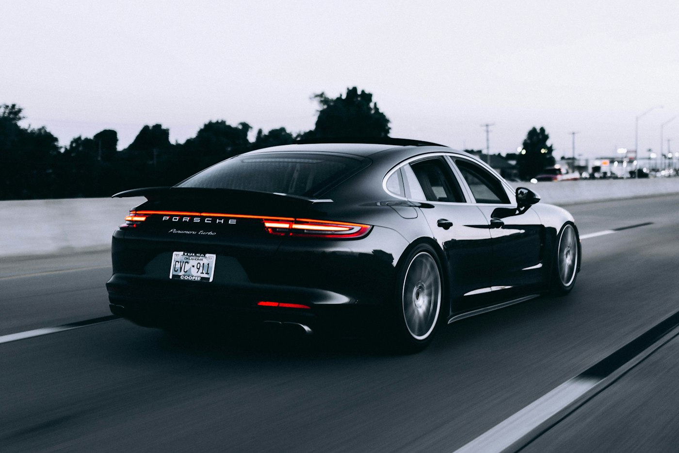 New-model launch campaign for an automotive brand